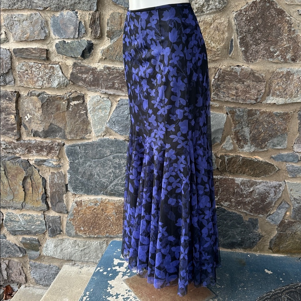 Tadashi Shoji x Neiman Marcus Black & Blue Floral Mesh Mermaid Maxi Skirt size 8 - Picture 4 of 6